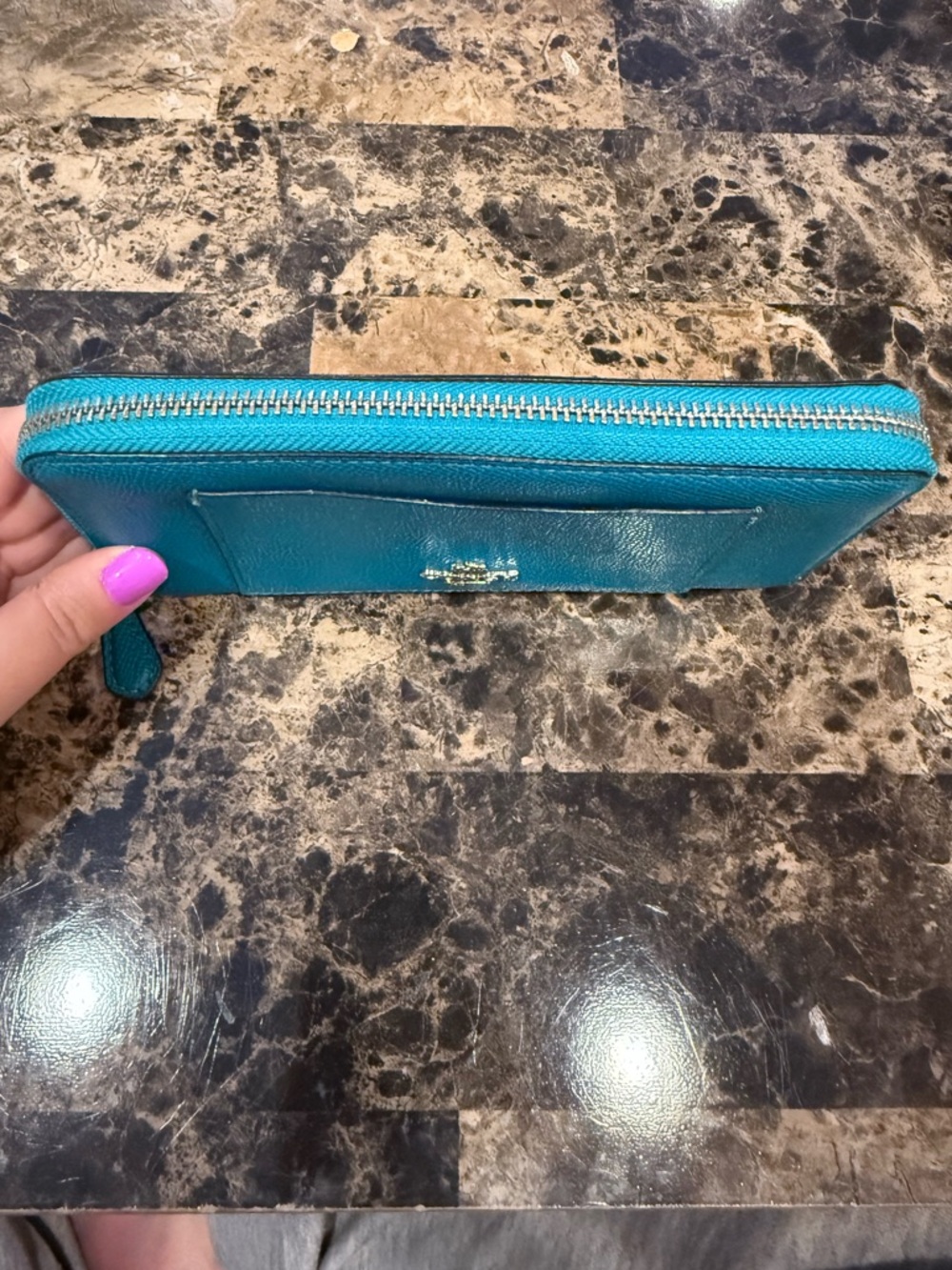 COACH Accordion Zip Wallet in Crossgrain Leather – Bright Turquoise - Picture 9 of 16